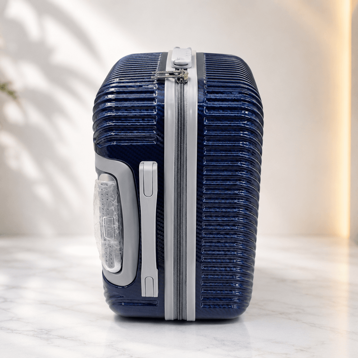 Long Life Cross-Line Premium Hard Shell Trolley detail 3